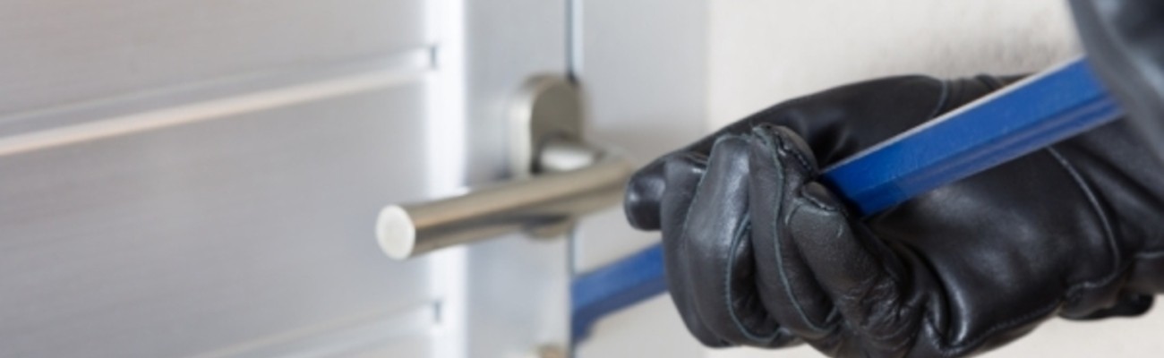 Einbruch Einbrecher Dieb Haust&uuml;re, &copy; 135pixels - Fotolia.com